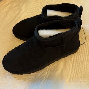 Winter booties Maurice’s size 11 brand new in package. Keep warm!